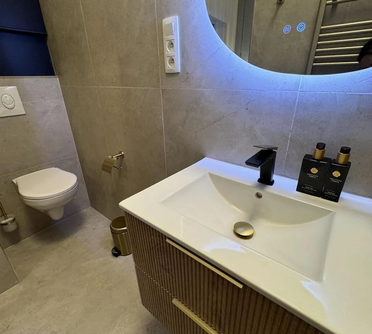 Luxury Suites Royal By Rikas Hotels Antwerpen Belgien