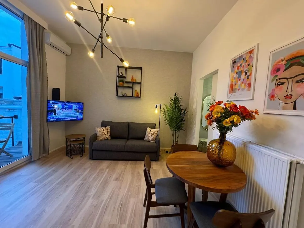 Апартаменты Luxury Suites Royal By Rikas Hotels Антверпен